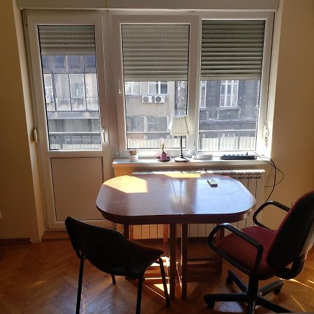 בלגרד Private Cozy Room 2 With Shared Kitchen In Appartment מראה חיצוני תמונה