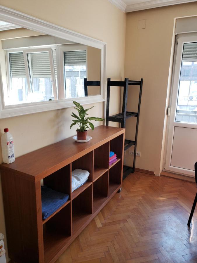 בלגרד Private Cozy Room 2 With Shared Kitchen In Appartment מראה חיצוני תמונה