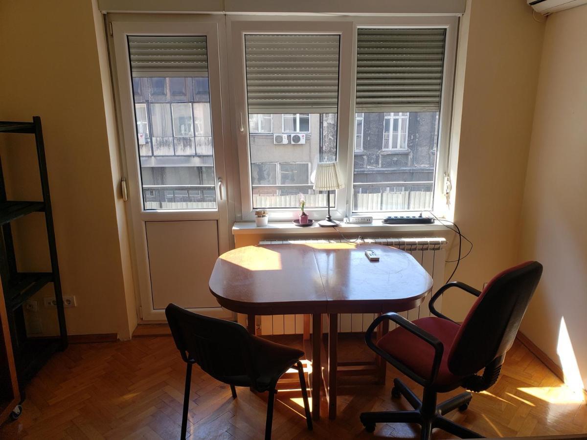 בלגרד Private Cozy Room 2 With Shared Kitchen In Appartment מראה חיצוני תמונה